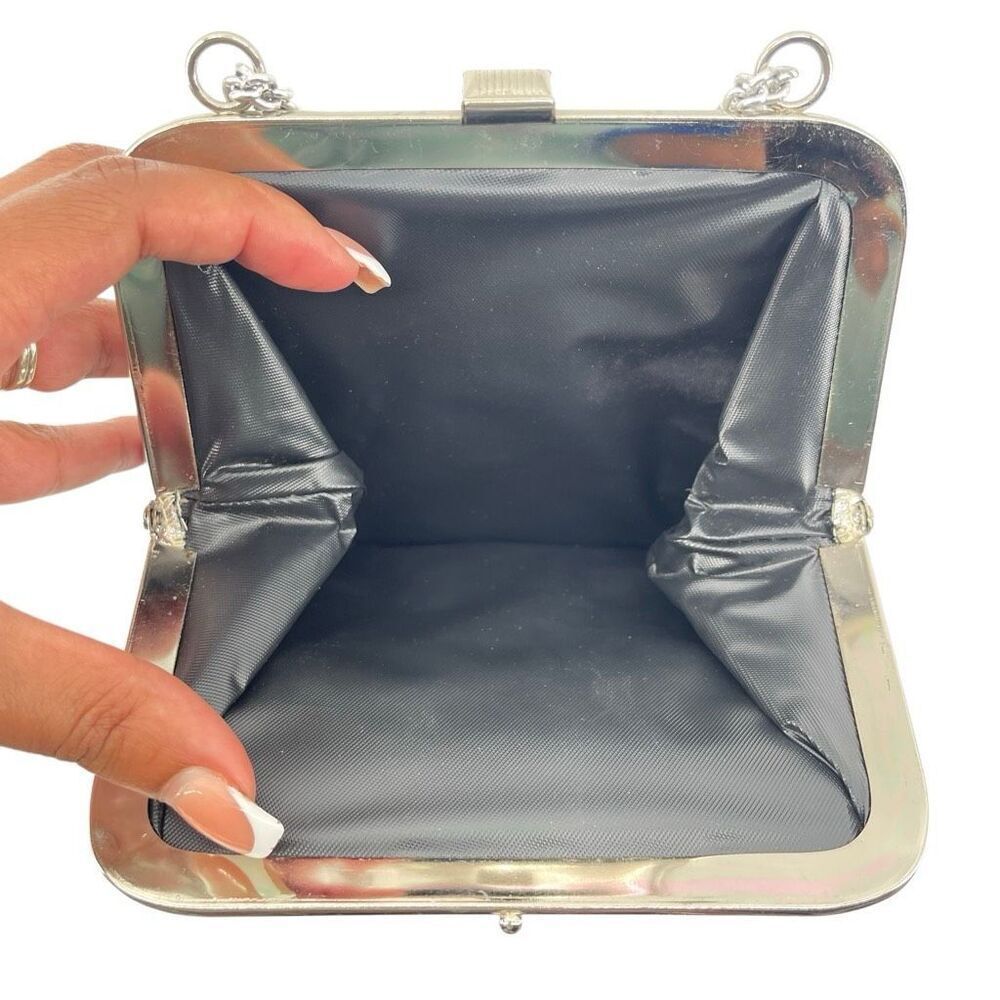 Vintage Metallic Silver Scalloped Frame Evening Bag Chain Shoulder Strap - Picture 8 of 16